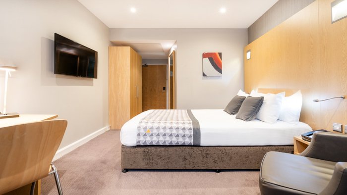 Holiday Inn London - Luton Airport, An Ihg Hotel $72 ($̶7̶7̶) - Updated 