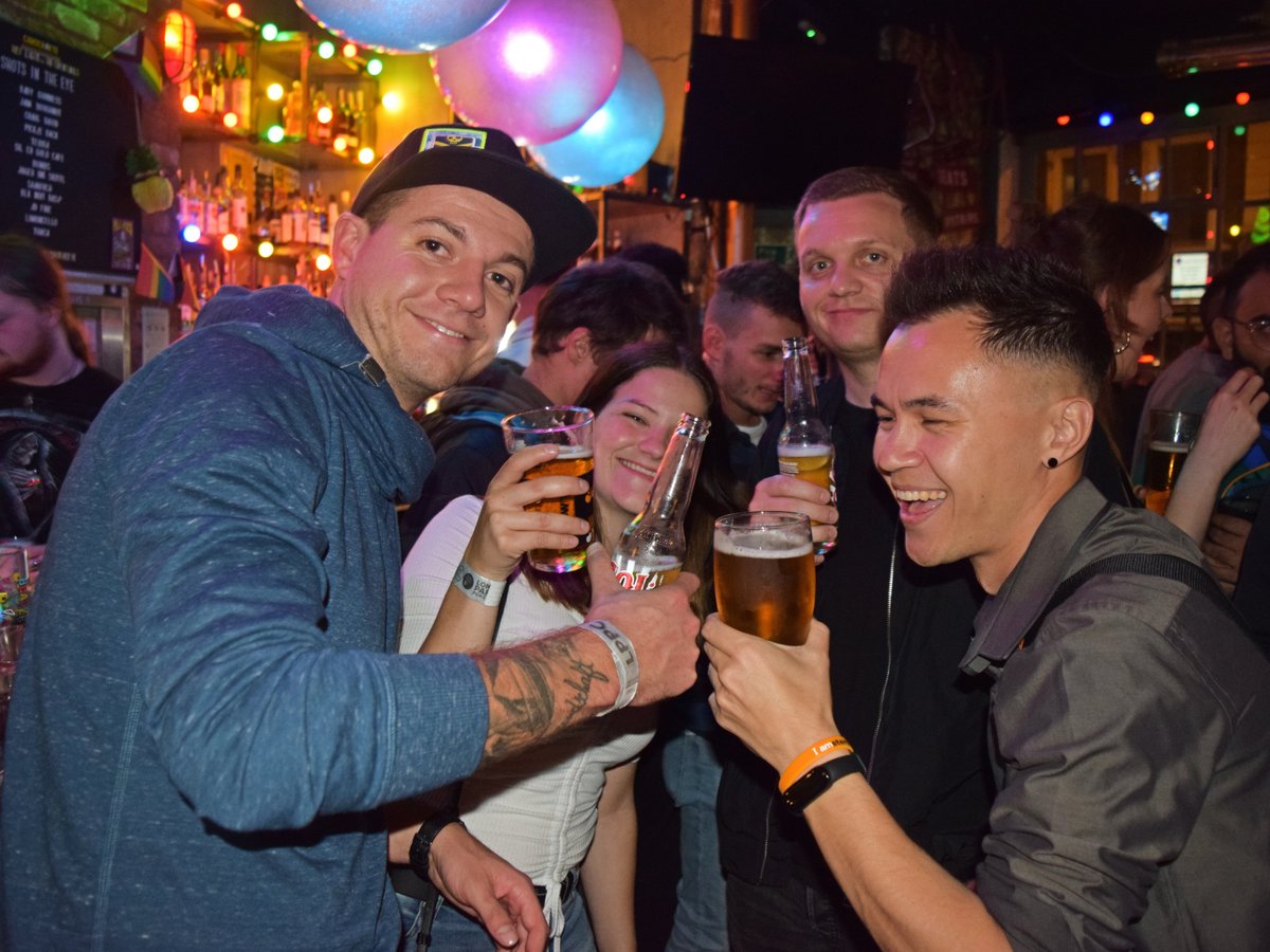 London Party Pub Crawl - All You Need to Know BEFORE You Go