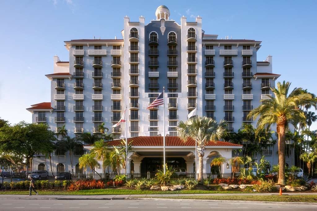 EMBASSY SUITES BY HILTON FORT LAUDERDALE 17TH STREET FL RIDA 1 844   Exterior 