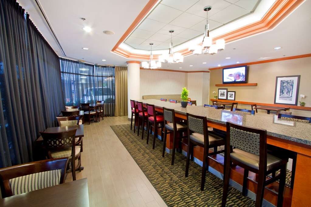 HAMPTON INN BY HILTON VANCOUVER AIRPORT - Updated 2022 (Richmond, Canada)