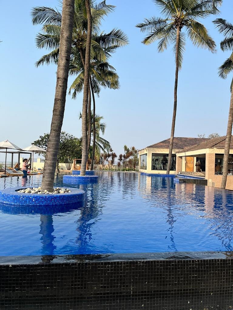 Book Silver Waves Resort & Spa in Katheria,Daman - Best Resorts in Daman -  Justdial