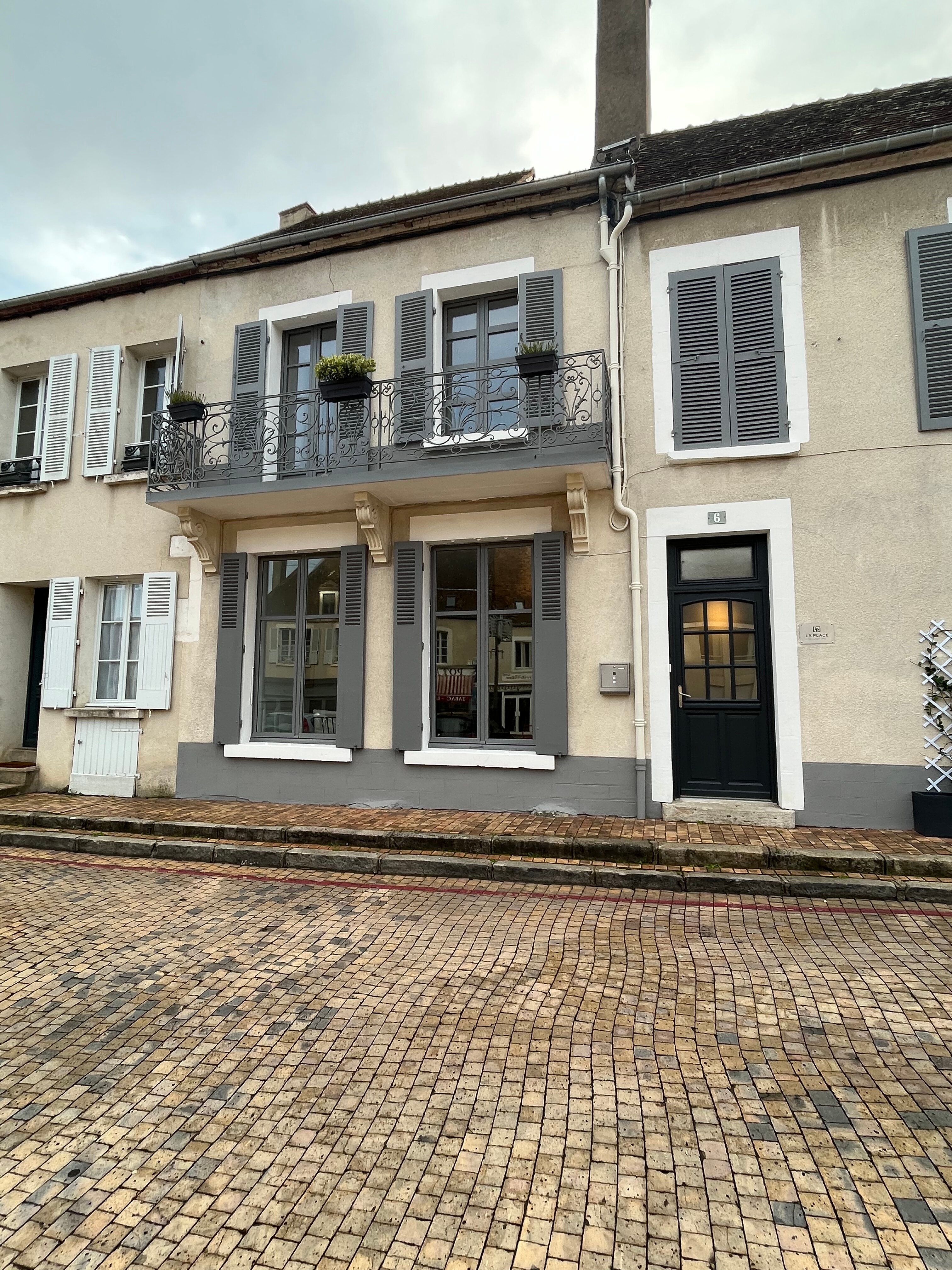 LA PLACE B&B SANCERRE - Updated 2024 Prices & Reviews (France)