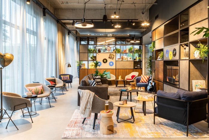 moxy berlin airport hotel