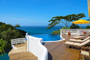 Piscina e praia