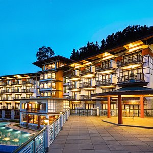Club Rooms & Suites with individual balcony facing the majestic view of Mt. Kanchenjunga.