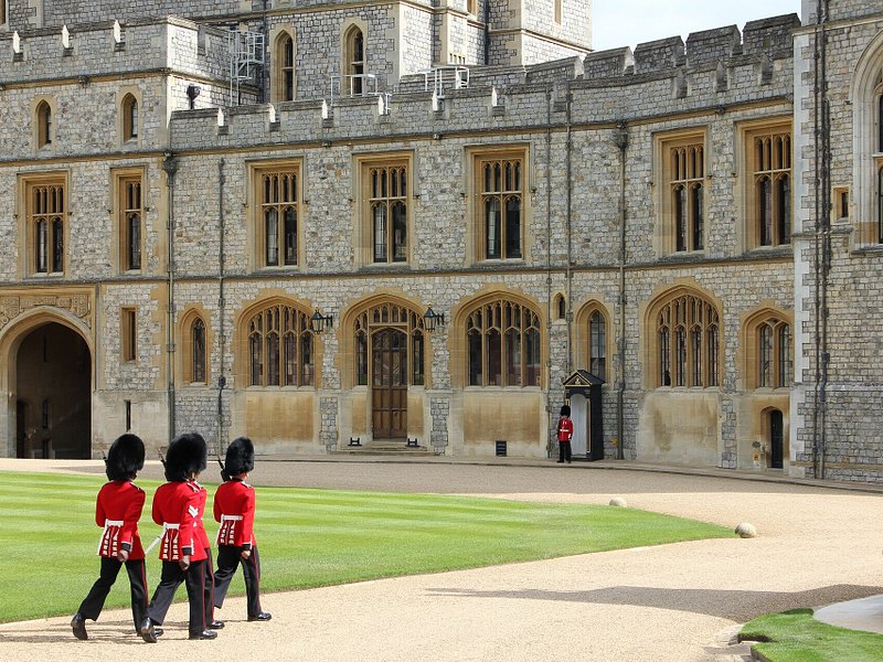 Guards marching around the Windsor Castle foyer