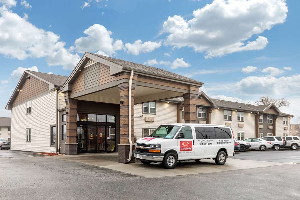 ECONO LODGE MILWAUKEE AIRPORT Prezzi E Recensioni 2024   Hotel Exterior 