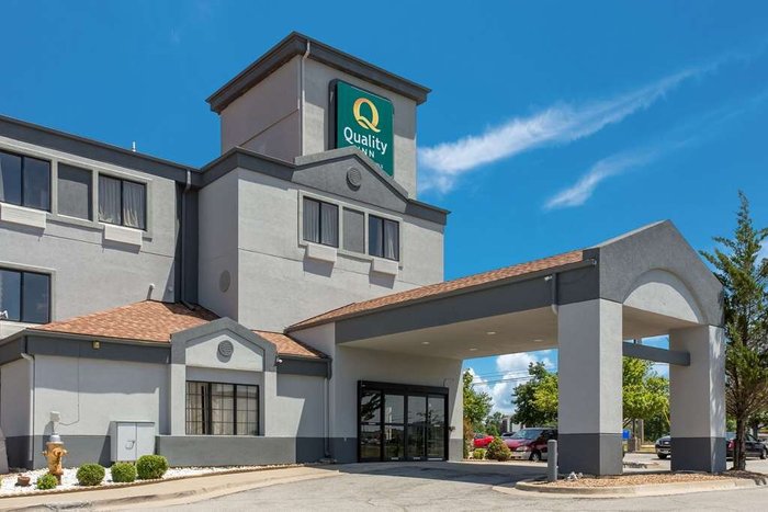 Arriba 81+ imagen quality inn lees summit mo