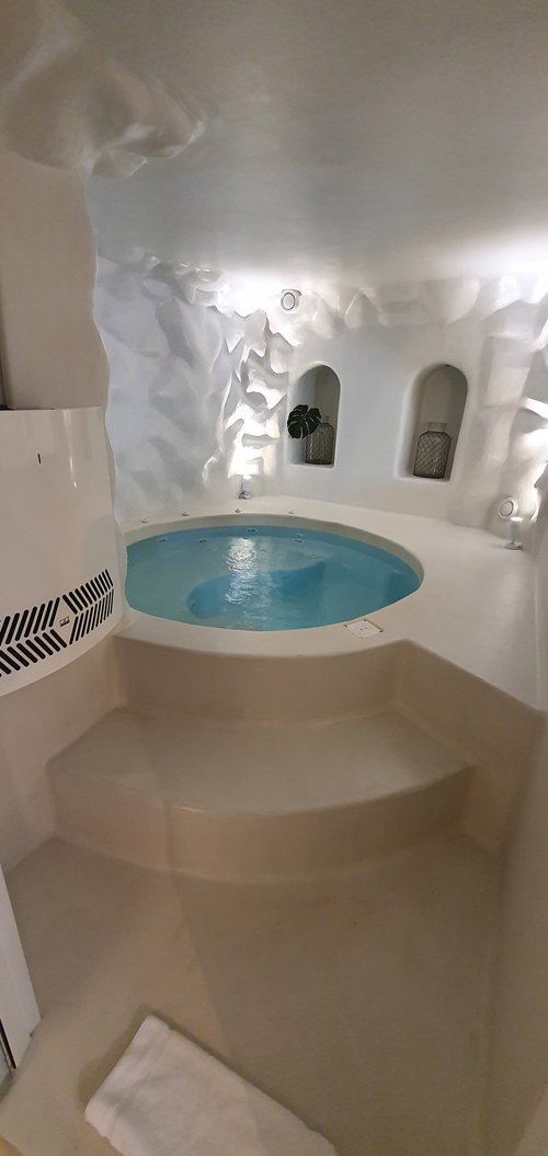 WINERY HOTEL 1870 - Updated 2024 Prices, Reviews (Fira, Greece)