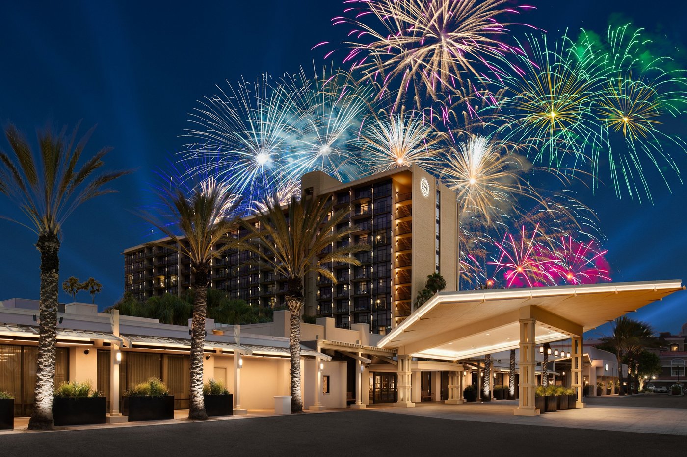 SHERATON PARK HOTEL AT THE ANAHEIM RESORT desde $145.690 (CA ...