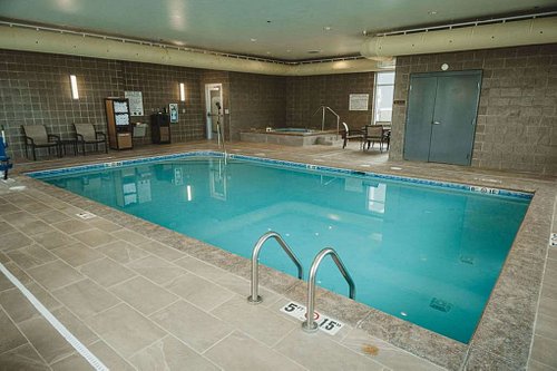Indoor Pool And Hot Tub ?w=500&h= 1&s=1