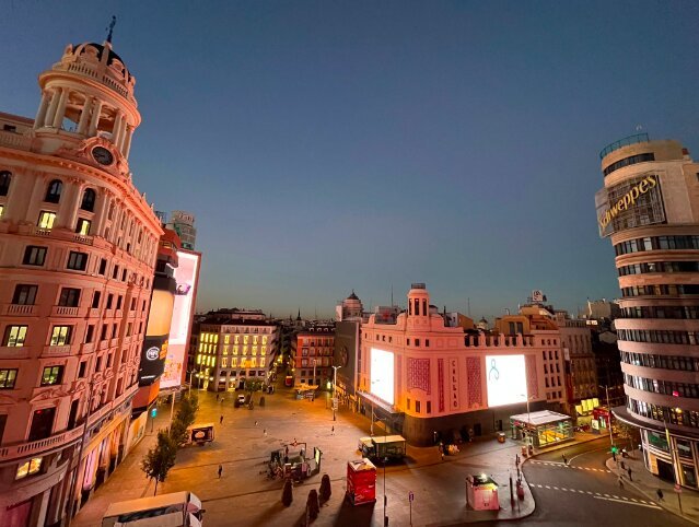 Imagen 3 de Éxito En Madrid