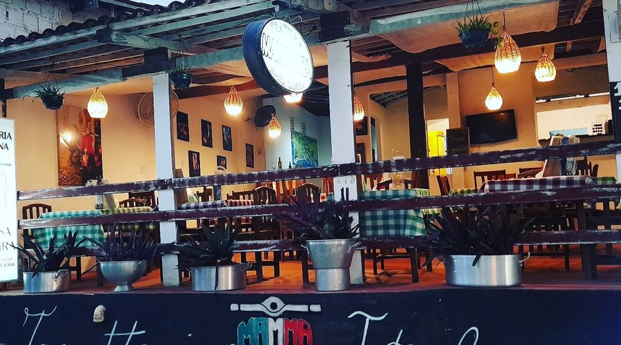 Nossa Trattoria em continua evolução.
Agregando plantas, nas nossas panelas gigantes...