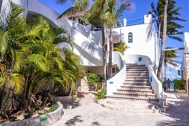 Pelicano inn playa del carmen beachfront hotel is january a good month to go to cancun