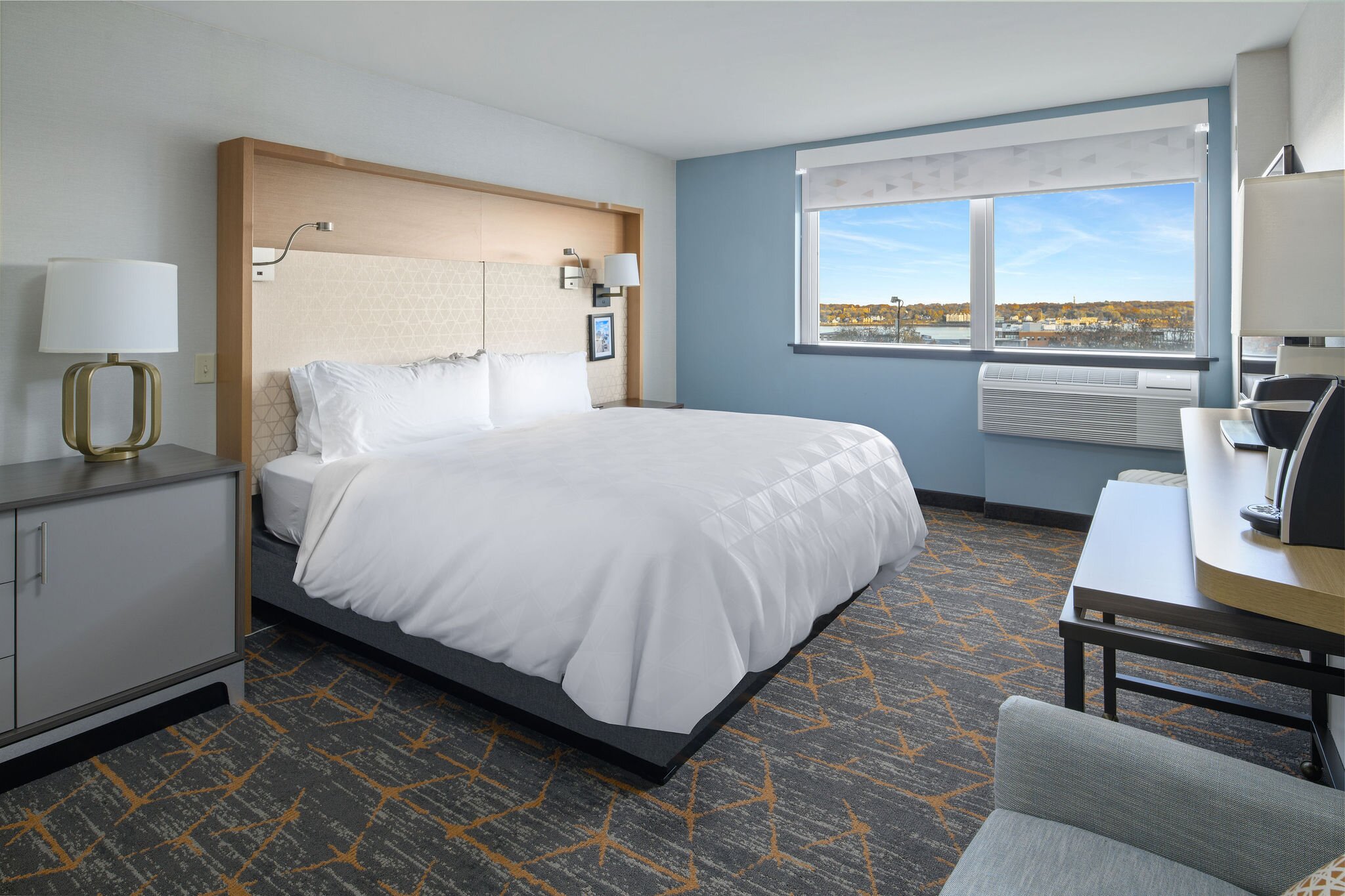 HOLIDAY INN PORTLAND BY THE BAY AN IHG HOTEL 91 1 1 0