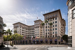 Beverly Hills Plaza Hotel & Spa  TOP RATED Boutique Hotel Near Rodeo Drive