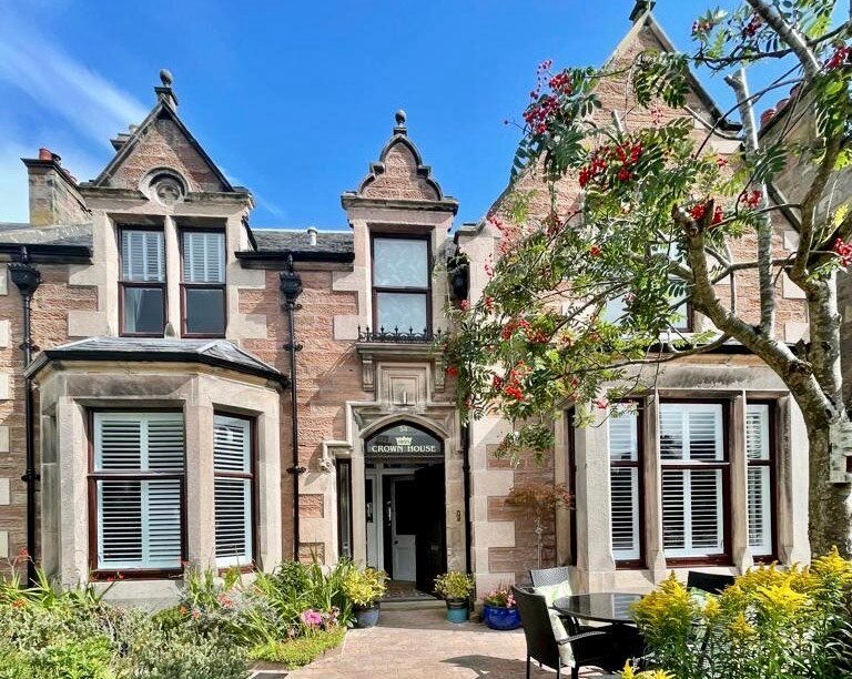 CROWN HOUSE - Updated 2024 Specialty B&B Reviews (Inverness, Scotland)