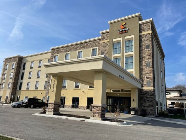 COMFORT SUITES - Updated 2024 Prices & Hotel Reviews (Grandview, MO)