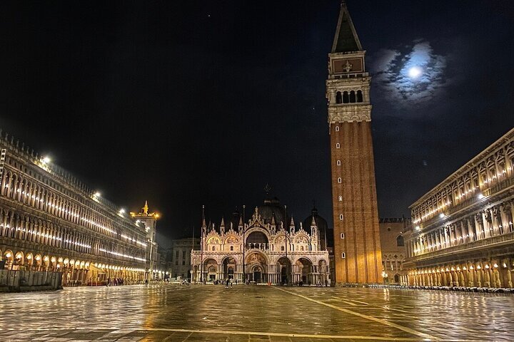 2024 Saint Mark S Basilica At Night Private Visit   Caption 