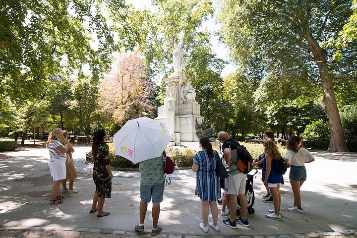 Retiro Park skip-the-line tickets and tour with an expert guide