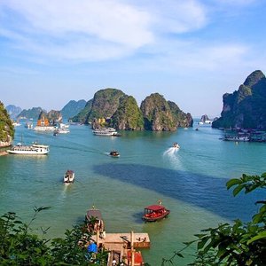 Hạ Long Bay - Wikipedia