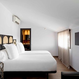 500307 Guest Room