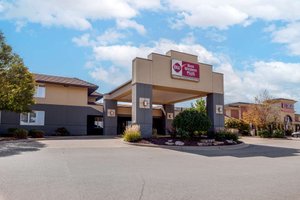 Best Western Plus Dubuque Hotel & Conference Center in Dubuque, image may contain: Hotel, Inn, City, Street