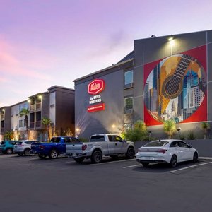 Aiden By Best Western @ Austin City Hotel in Austin, image may contain: City, Neighborhood, Shopping Mall, Car