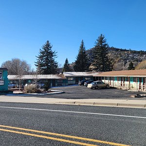 Raton Pass Motor Inn is your classic roadside motel. We are authentically vintage with modern conveniences!