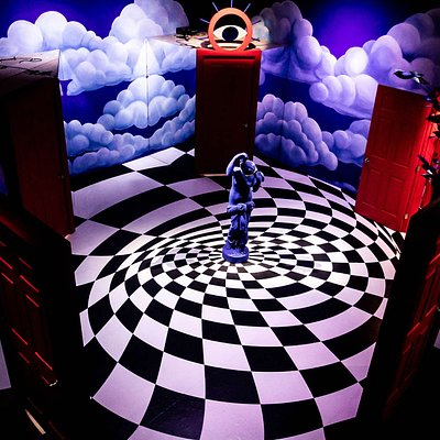 29 rooms NYC exhibition: A spiral psychedelic themed room