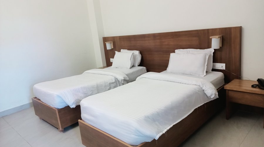 twin bedroom 