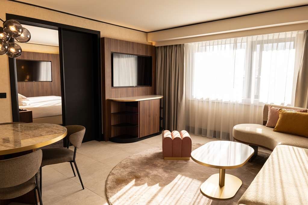 Hilton Paris La Defense Hotel : Tarifs 2023 Et 219 Avis