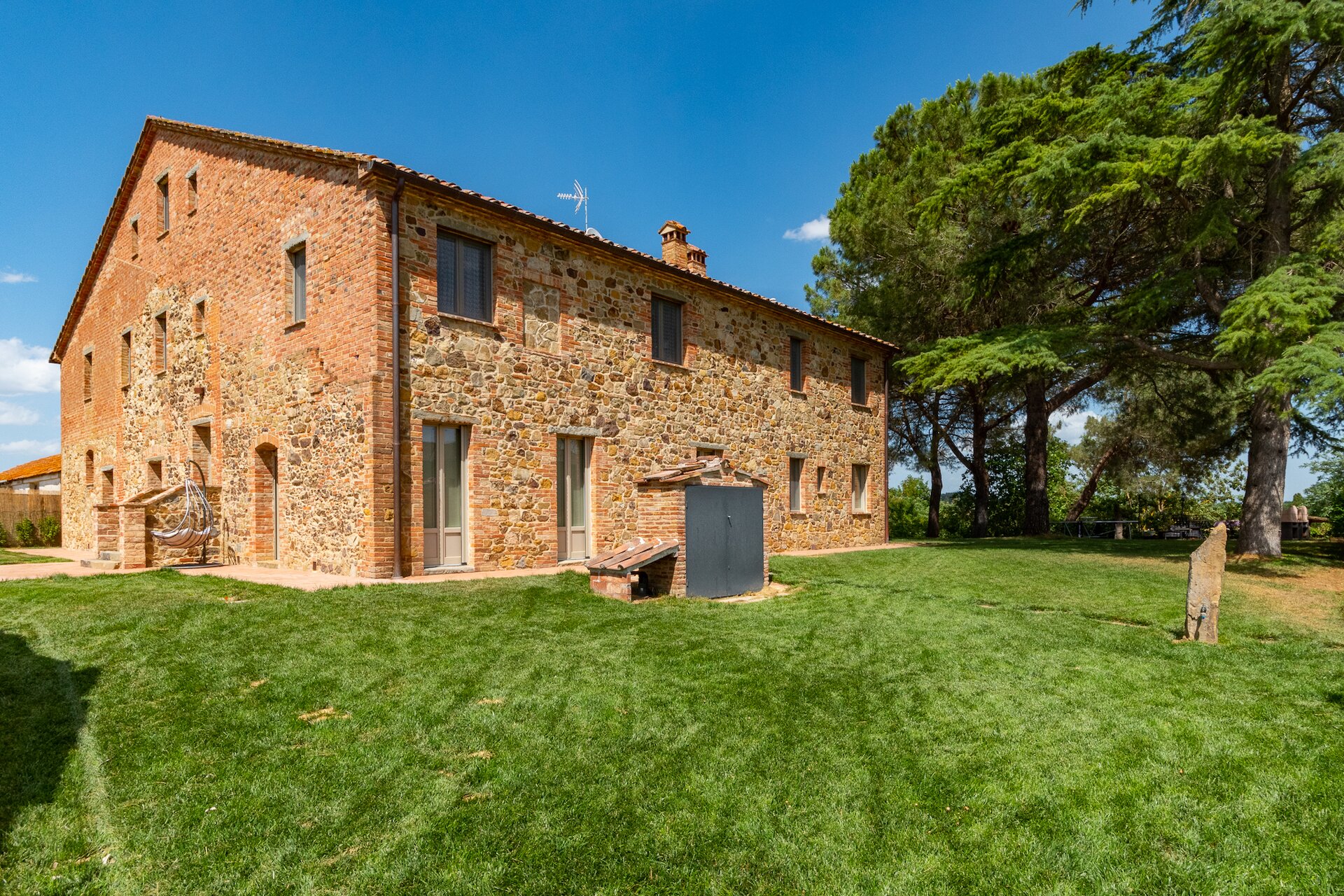 VICTOR ROSE TOSCANA Lucignano Province of Arezzo Farmhouse