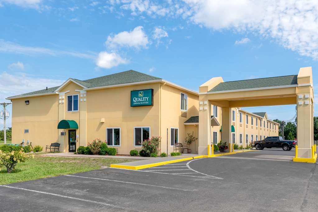 QUALITY INN AND SUITES - Updated 2023 Prices & Motel Reviews ...