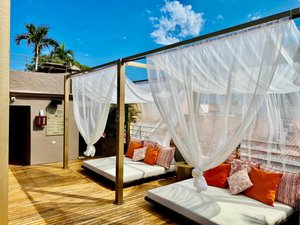 Piscina y playa