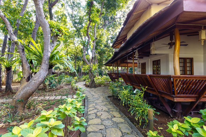 THE STRAND BOUTIQUE RESORT PROMO A : ROOM+TRANSFER  INSURANCE + FREEBIES**  boracay Packages