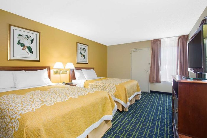 DAYS INN BY WYNDHAM GREENVILLE $56 ($̶6̶5̶) - Updated 2024 Prices ...