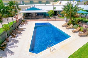 Pool & Beach