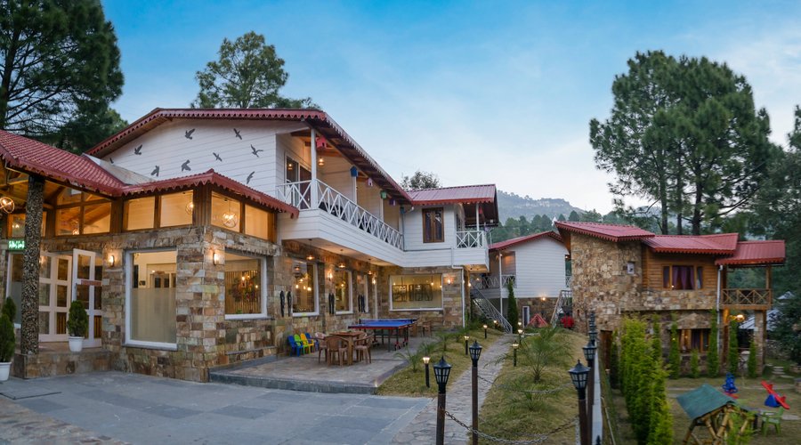 RESORT EXTERIOR AND PLAY AREA