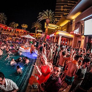 Our NEW Hip Hop Pool Crawl - Las Vegas