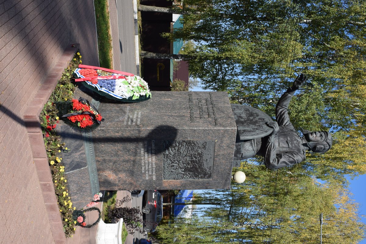 Памятник Д. А. Драгунскому, Солнечногорск: лучшие советы перед посещением -  Tripadvisor