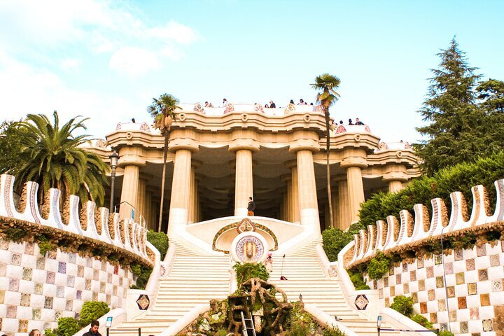 2023) Skip the Line: Park Guell and La Sagrada Familia Guided Tour