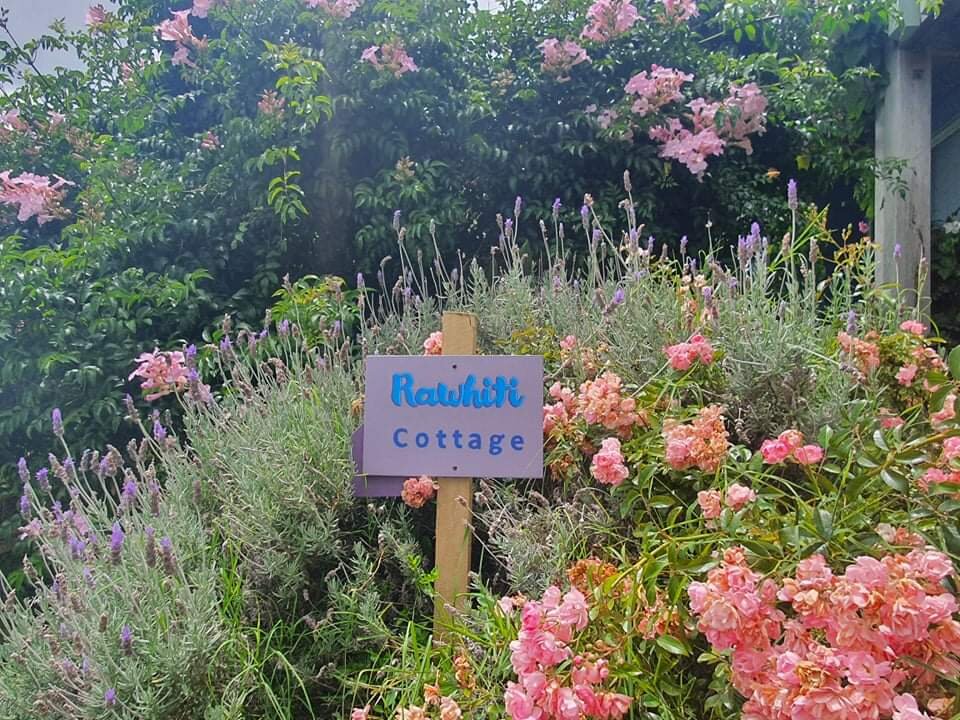 KAEPPELI'S KUAOTUNU - RAWHITI COTTAGE - B&B Reviews & Price Comparison ...