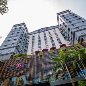 A design-led boutique hotel aims to provide a sophisticated hospitality experience in every way, a seamless blend of contemporary design and heritage along mode