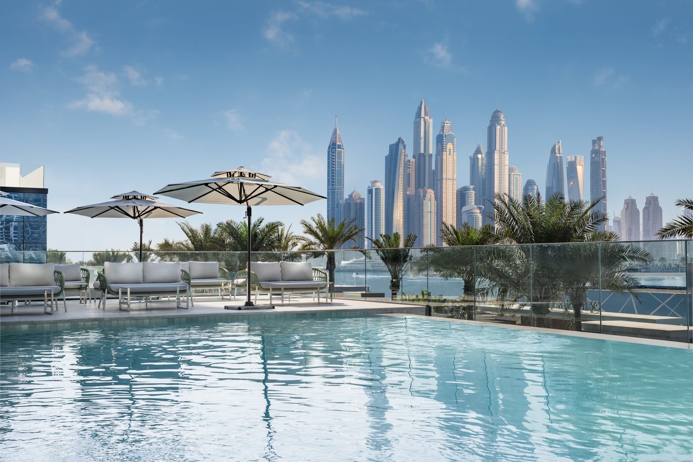 Radisson beach resort palm jumeirah tarifs 2025 et 43 avis