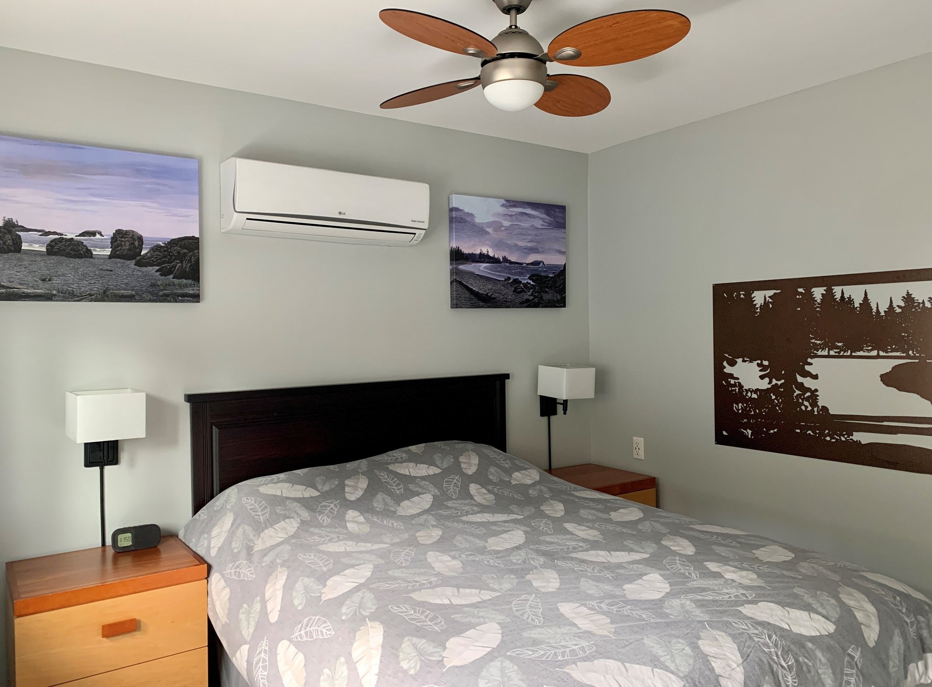 Chims Motel & Cabins image