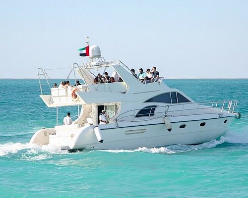 yacht rental dubai for couples