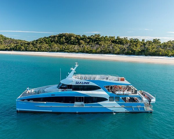 catamaran cruise whitehaven
