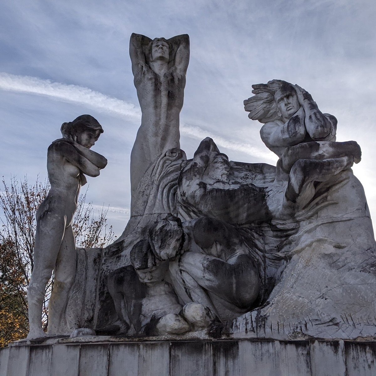 Monumento a Los Raqueros in Santander City Centre - Tours and