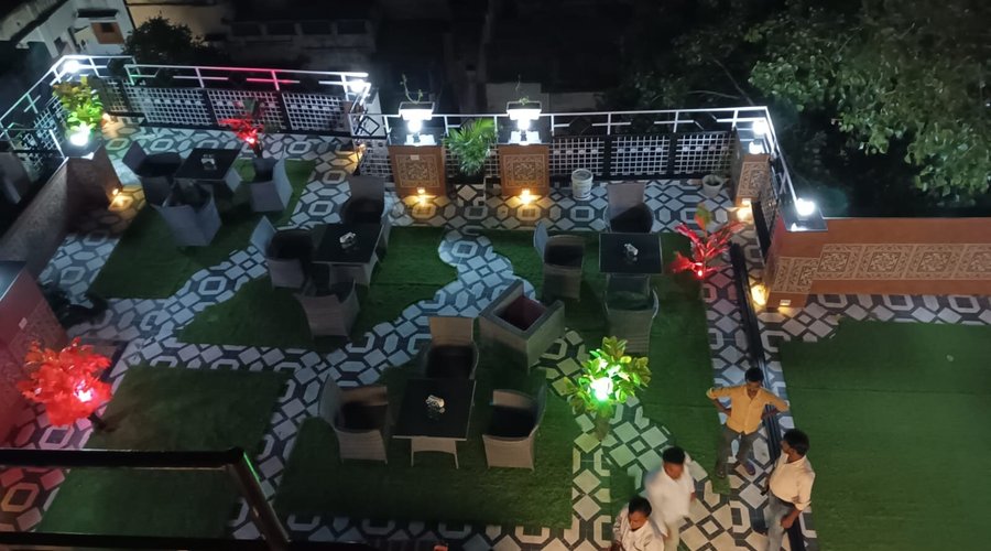 Roof Top Restaurant